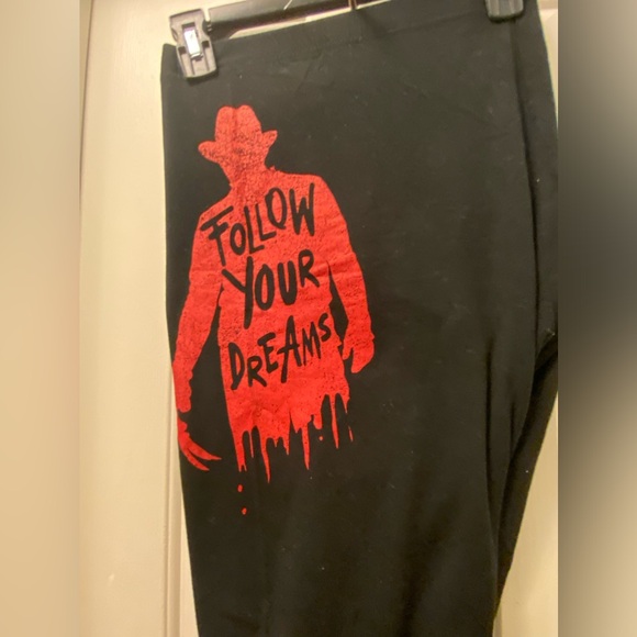 NWOT Freddy Kruegar Nightmare on Elm St Slashed Leggings - Picture 2 of 9